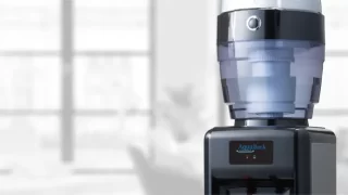 株式会社アクアバンクが製造、レンタルを行うウォーターサーバーのサービスモデル「ZEROWAY」（ゼロウェイ）